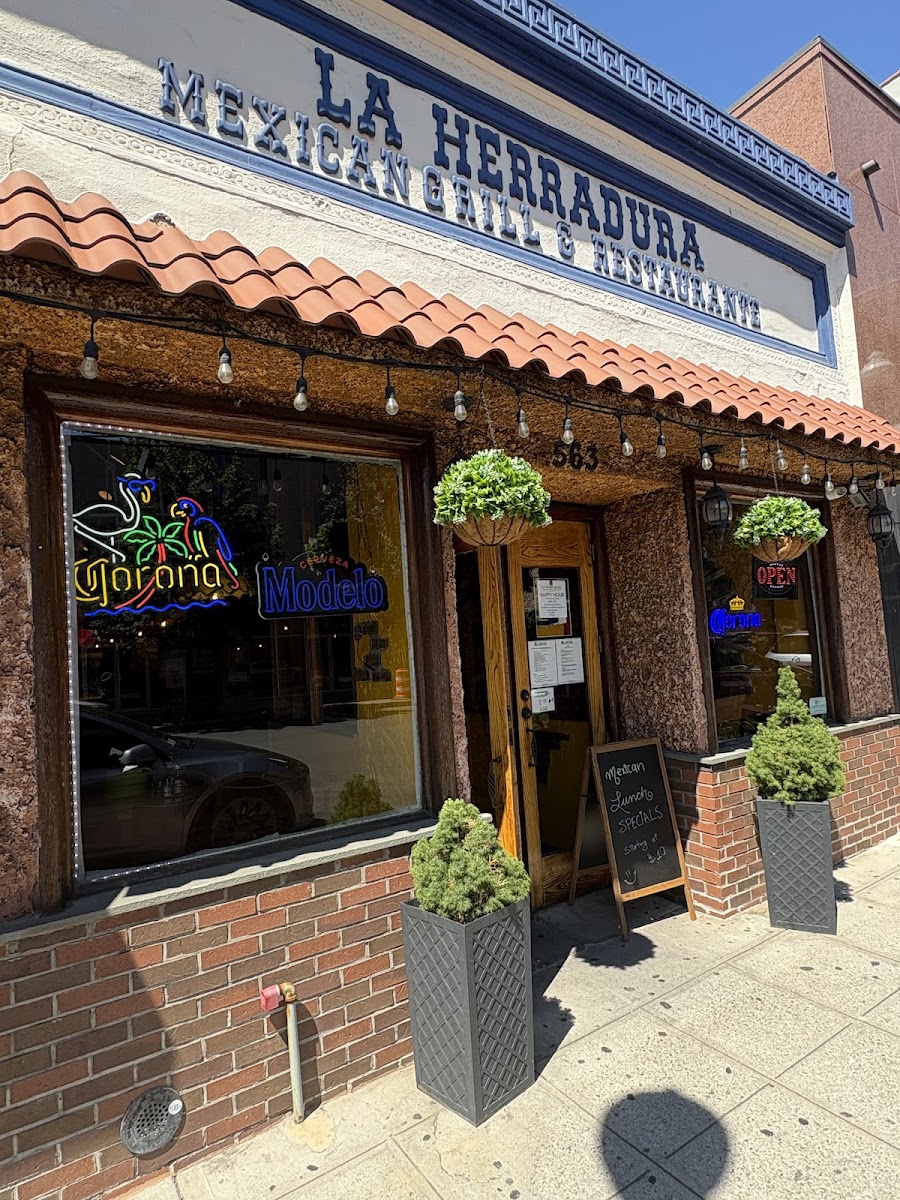 La Herradura Mexican Grill & Restaurant